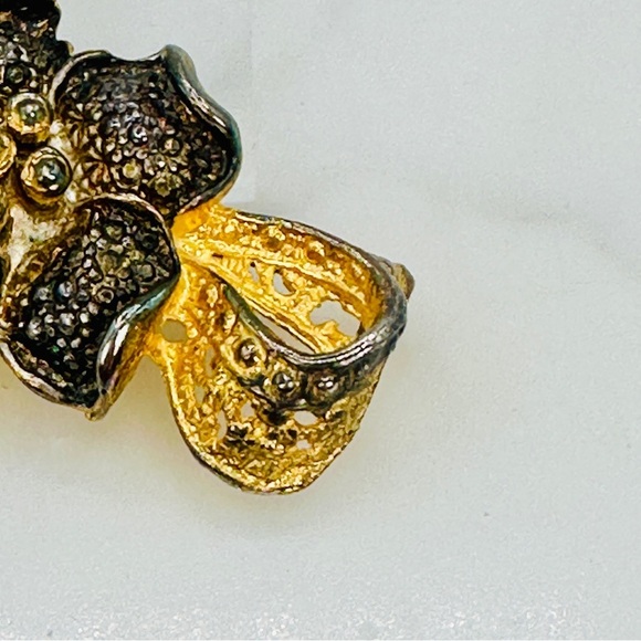 Flower Brooch Pin Gold Tone and Gunmetal Burnished Finish Ribbon Bow Romantic - Picture 5 of 9